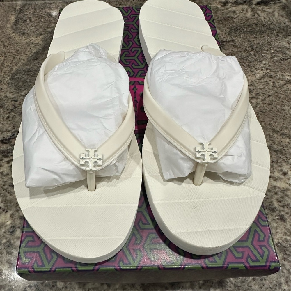 Tory Burch Kira off white Flip Flops